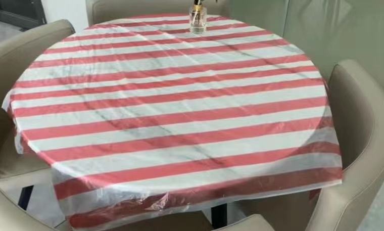 Penutup meja plastik guna pakai