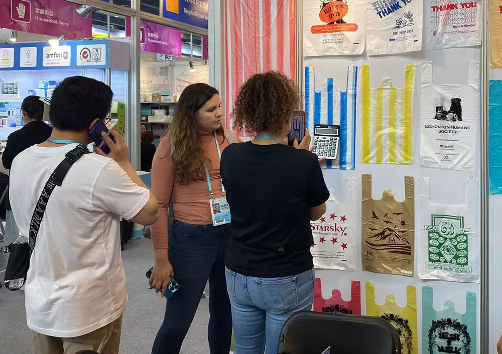 Negotiated products with customers at the China Import and Export Fair.