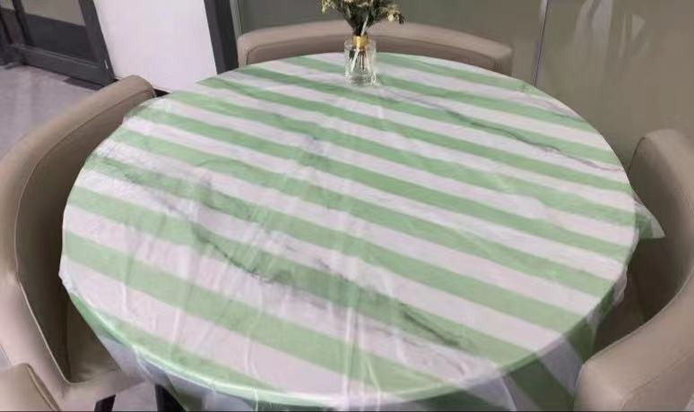 Penutup meja plastik guna pakai